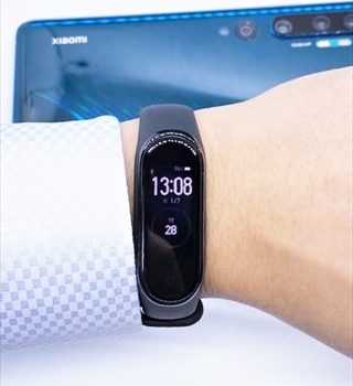 [購入レビュー]Xiaomi Miband4の大きさ実測 Apple Watch, Mi Band2と比較
